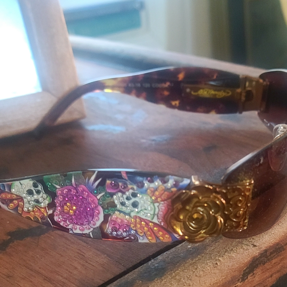 Ed Harding Iconic 80's Skull and Rose Sunglasses. Nvr Worn. New condition.